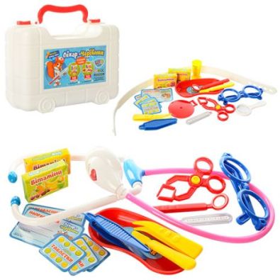 Набір Доктора "Лікар-Чарівник" у валізі 25 предметів.